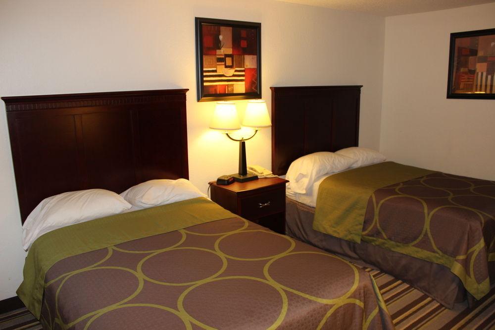 Hotel Super 8 By Wyndham Tuscaloosa Exterior foto